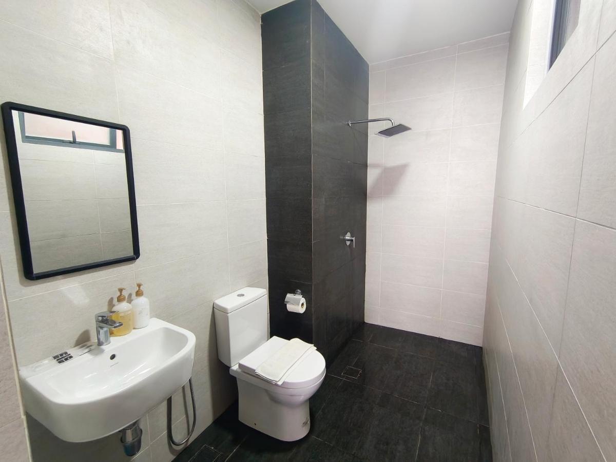 One Bedroom Troika Kota Bharu By Aghome, Modern Design Екстер'єр фото