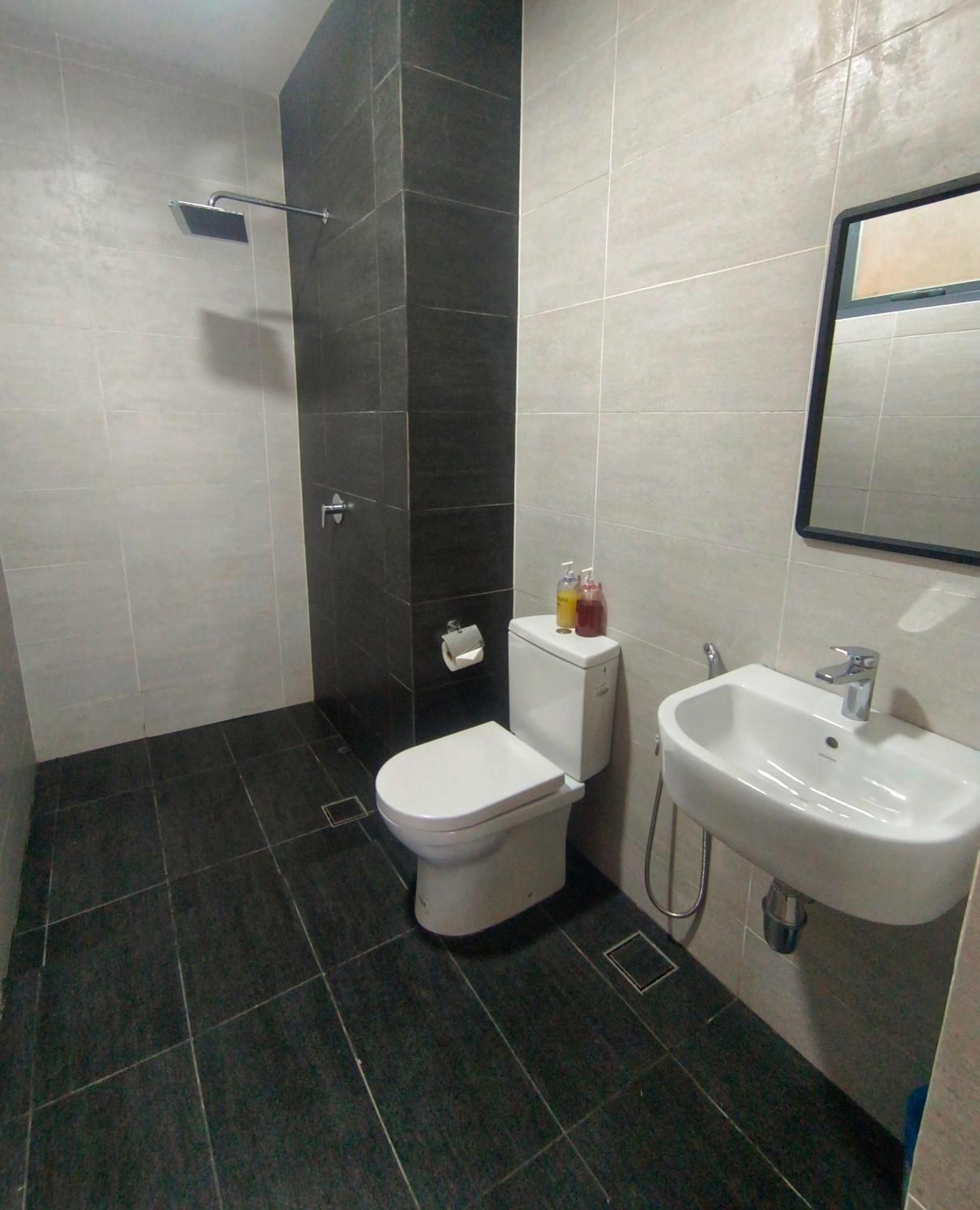 One Bedroom Troika Kota Bharu By Aghome, Modern Design Екстер'єр фото
