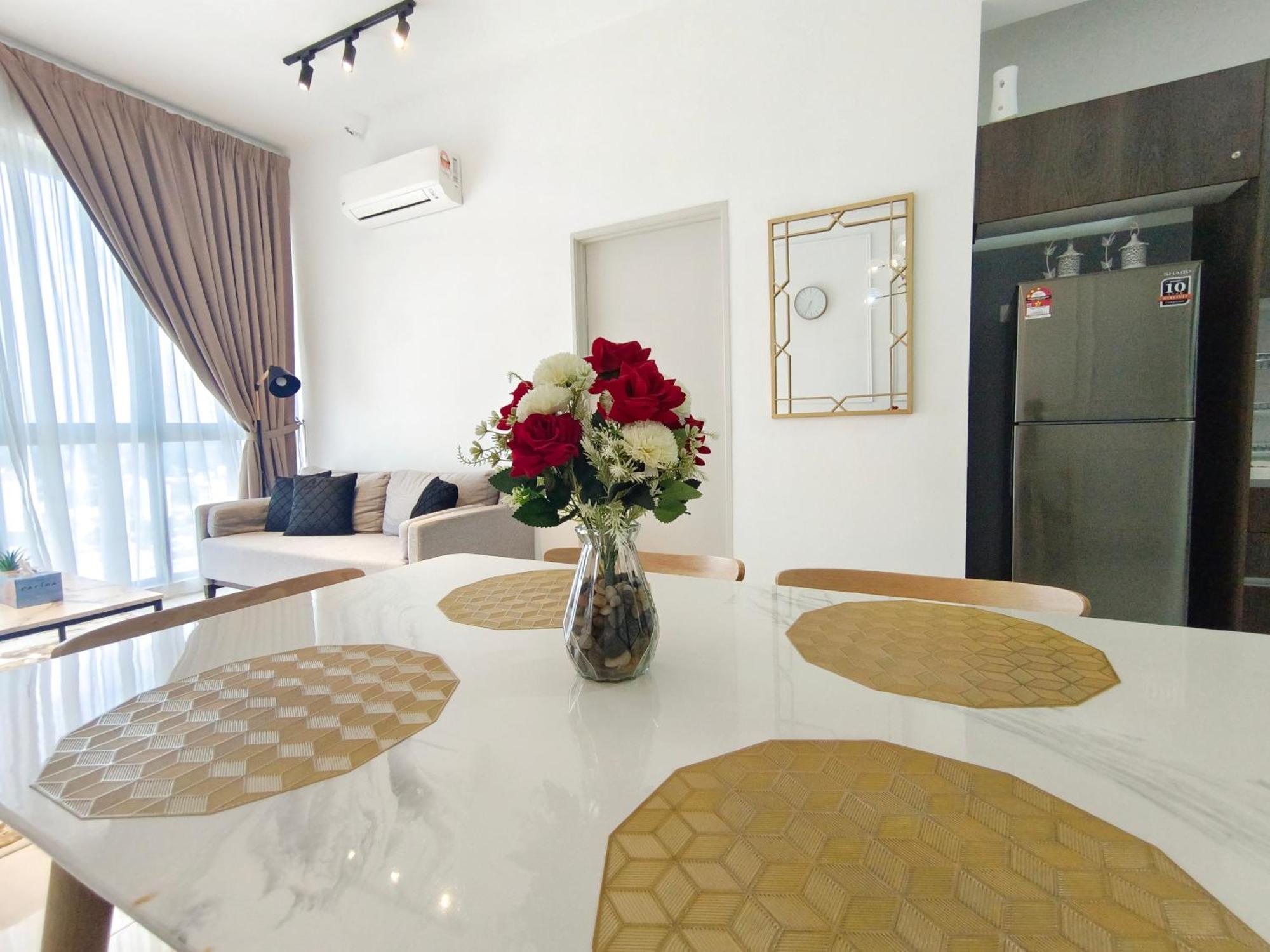 One Bedroom Troika Kota Bharu By Aghome, Modern Design Екстер'єр фото